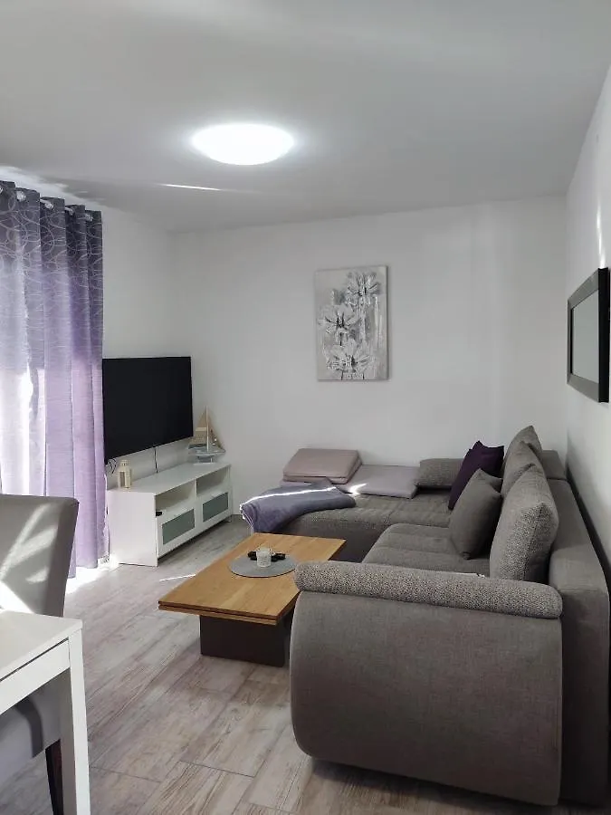 Apartment Apartmani Ima Rovanjska Kroatien