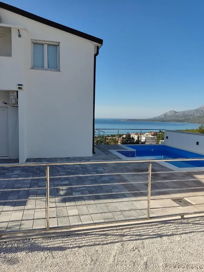 Apartmani Ima Rovanjska 0*,