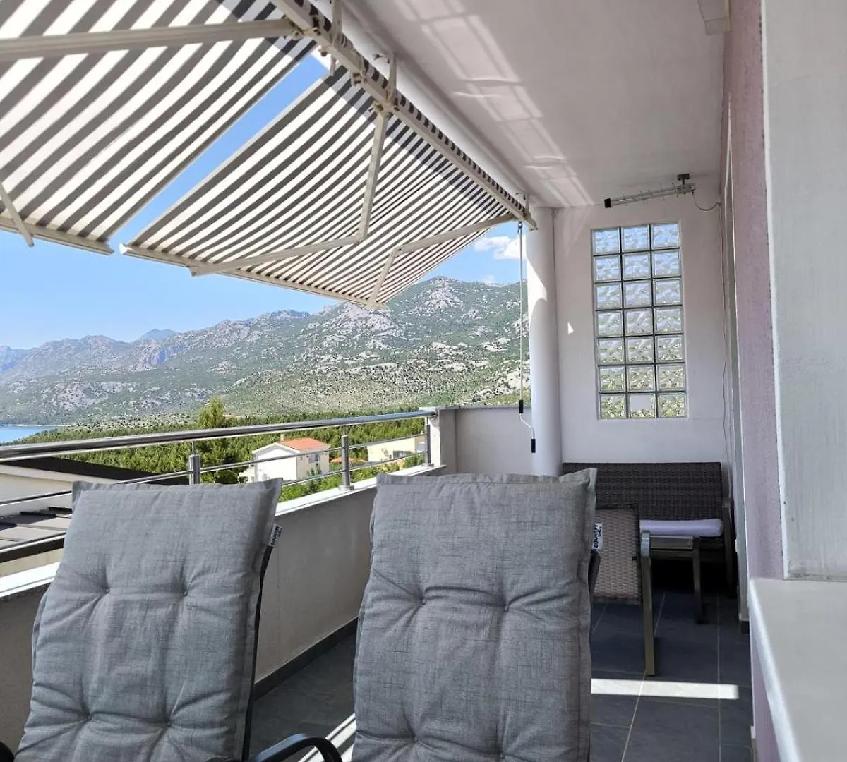 Apartmani Ima Rovanjska 0*,